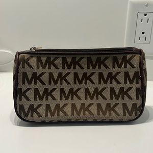 MICHAEL KORS MONOGRAM POUCH